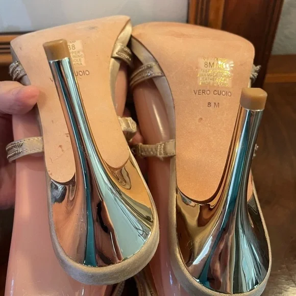 BCBG MAX AZRIA 8M Elegant Gold Strappy Women's Sandals ankle Strap 4” Gold heel - Picture 6 of 13